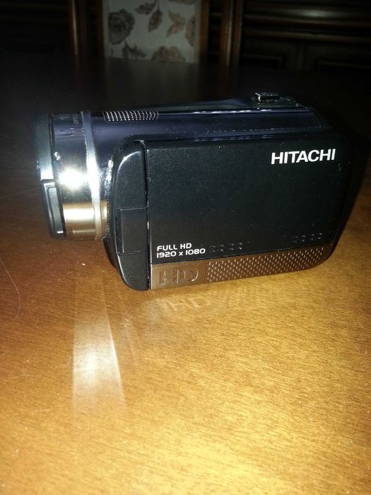Видеокамера Hitachi D60PT HD