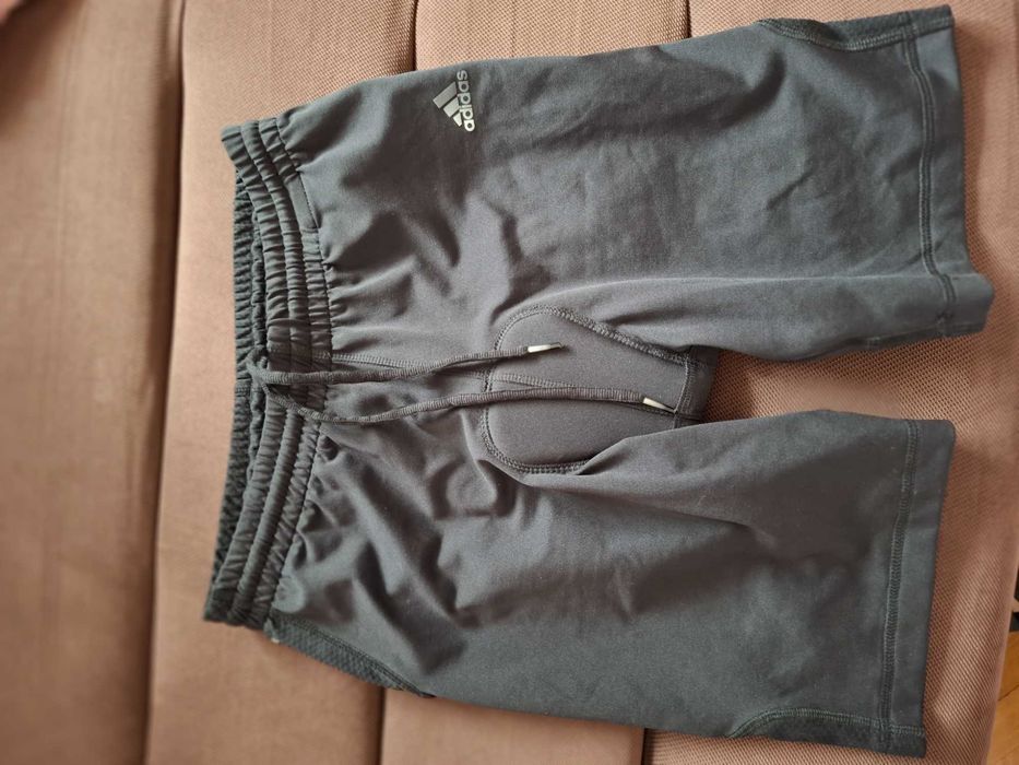 Pantaloni scurti ciclism adidas marimea L