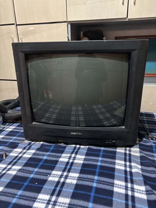 Рабочий ЭЛТ телевизор самсунг