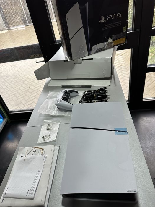 PS5  SONY Digital Edition 4K 120 HDR