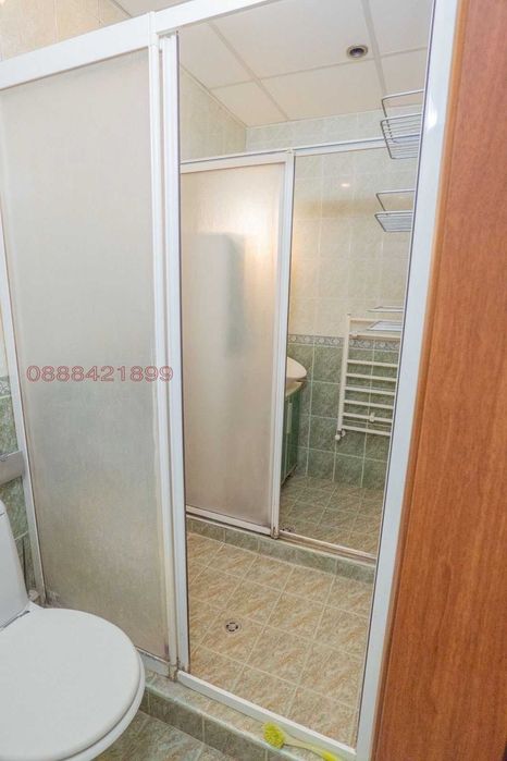 Продава се Тристаен апартамент в Добрич, Център - 136 кв.м за 1081 €/кв.м - Снимка #13