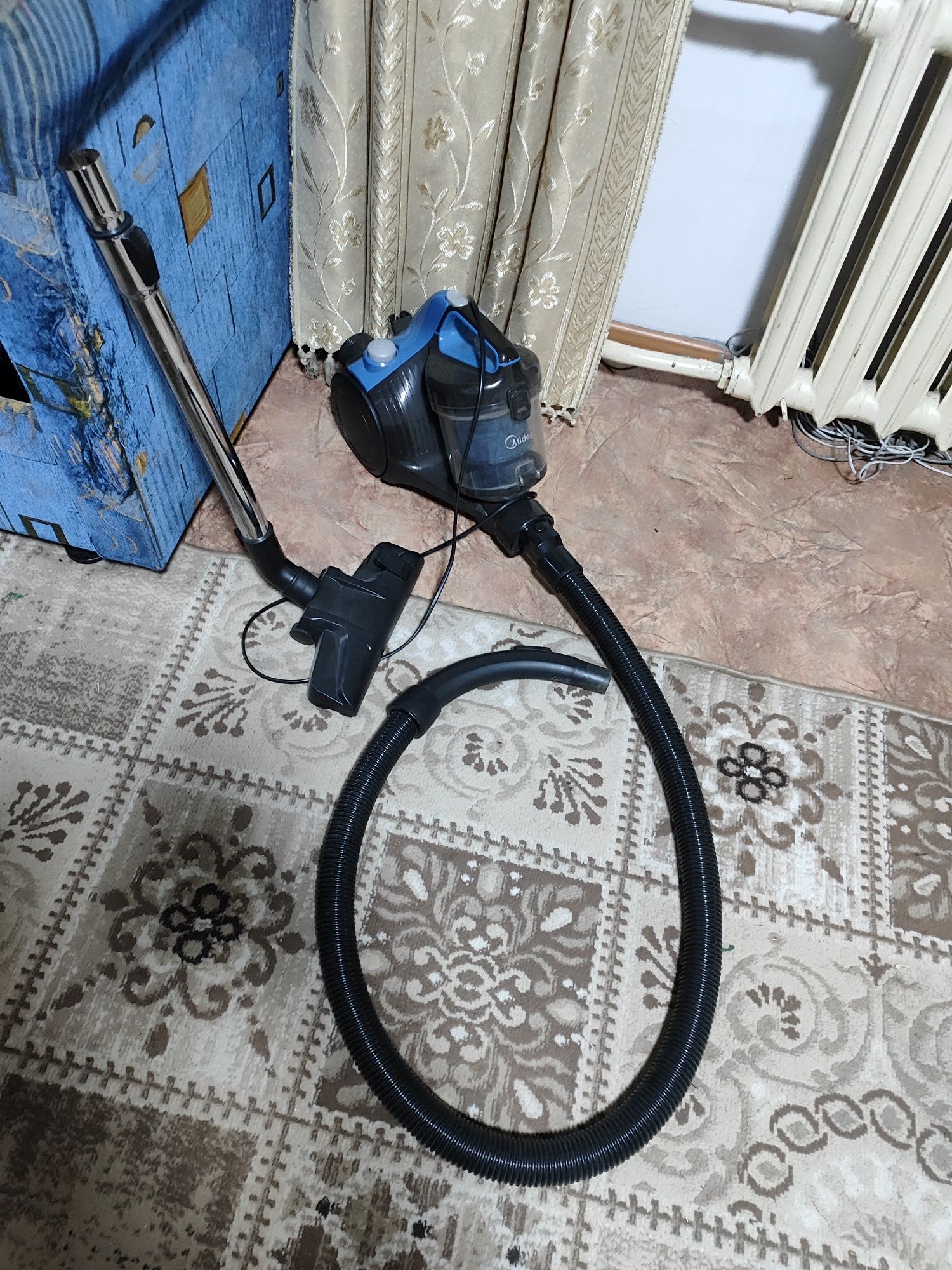 пылесос Midea на запчасти или под восстановление