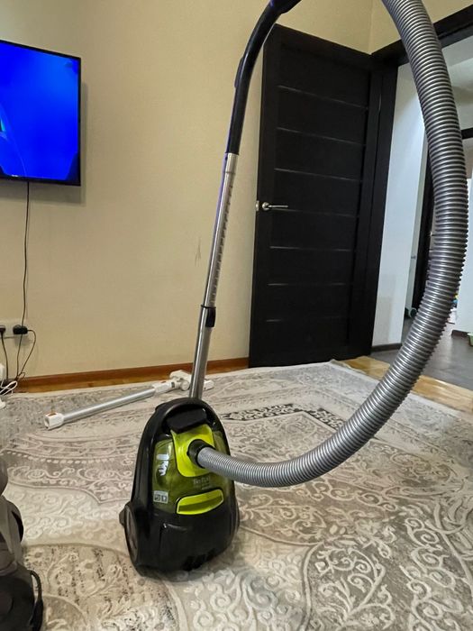 Продам пылесос Tefal (новый сменный фильтр в подарок)