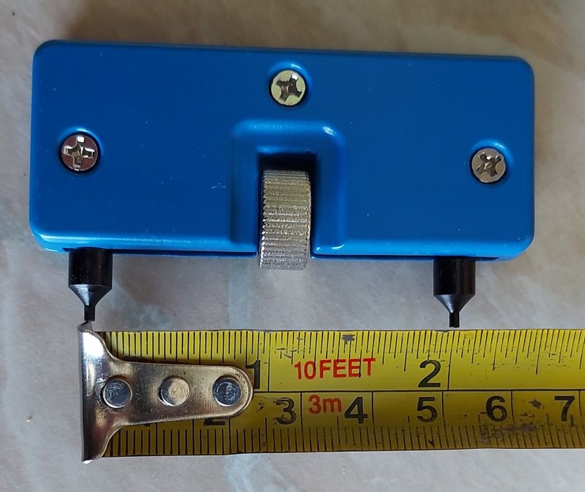 Часовникарски инструмент за отваряне на заден капак,ключ Описание: 100