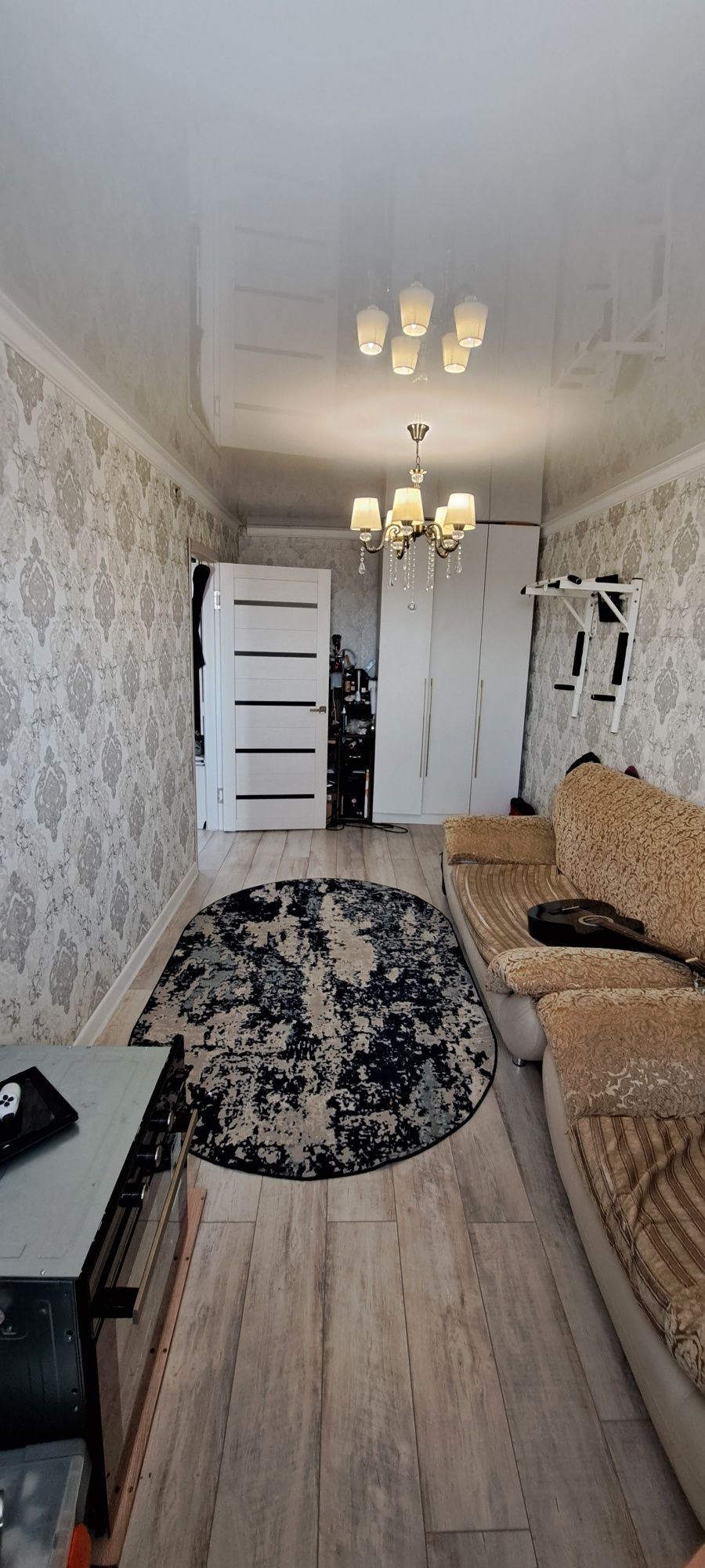 Продам квартиру  в Майкудуке 14мкр 22 дом  2-× комнатную с ремонтом