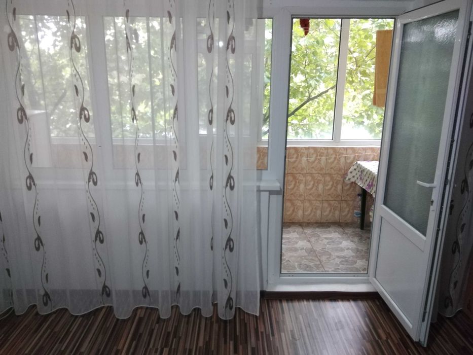 Particular închiriez apartament cu 2 camere