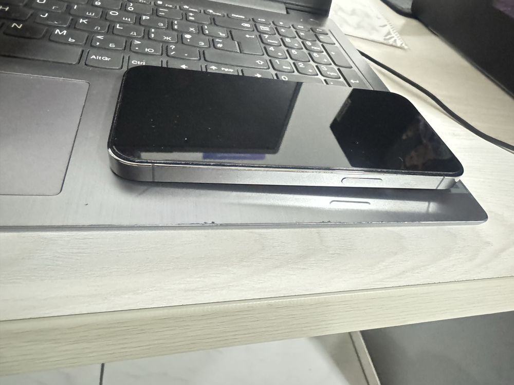 Iphone 13 pro 256 gb 69% emkost
