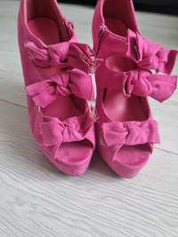 Sandale fundite roz cu platforma