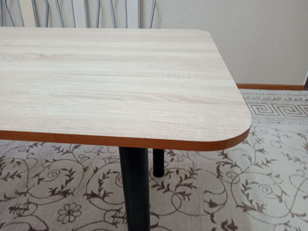 Продам стол гостевой,казахский,размеры 2,74×80×72 см.почти новый,