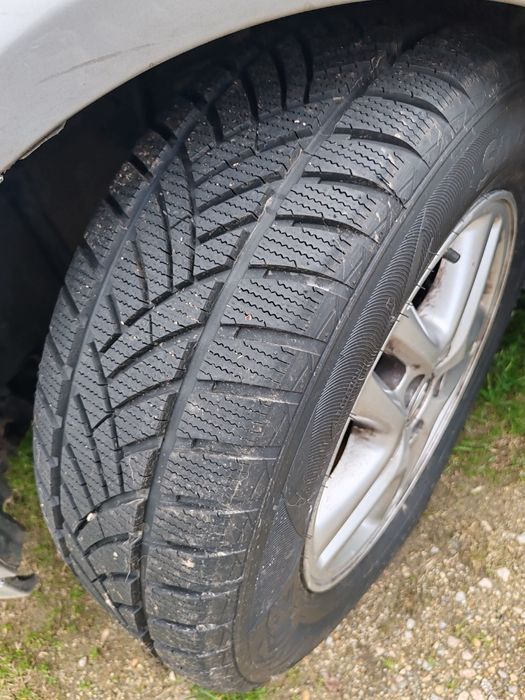 Чисто Нови Зимни Гуми 215/65/R16 Star Performer