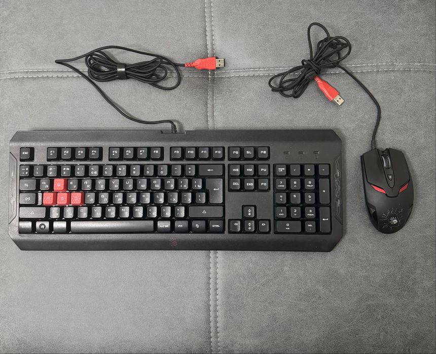 Bloody BI20N игровая клавиатура + игровая мышка