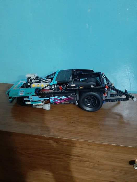 Продам машину конструктор.