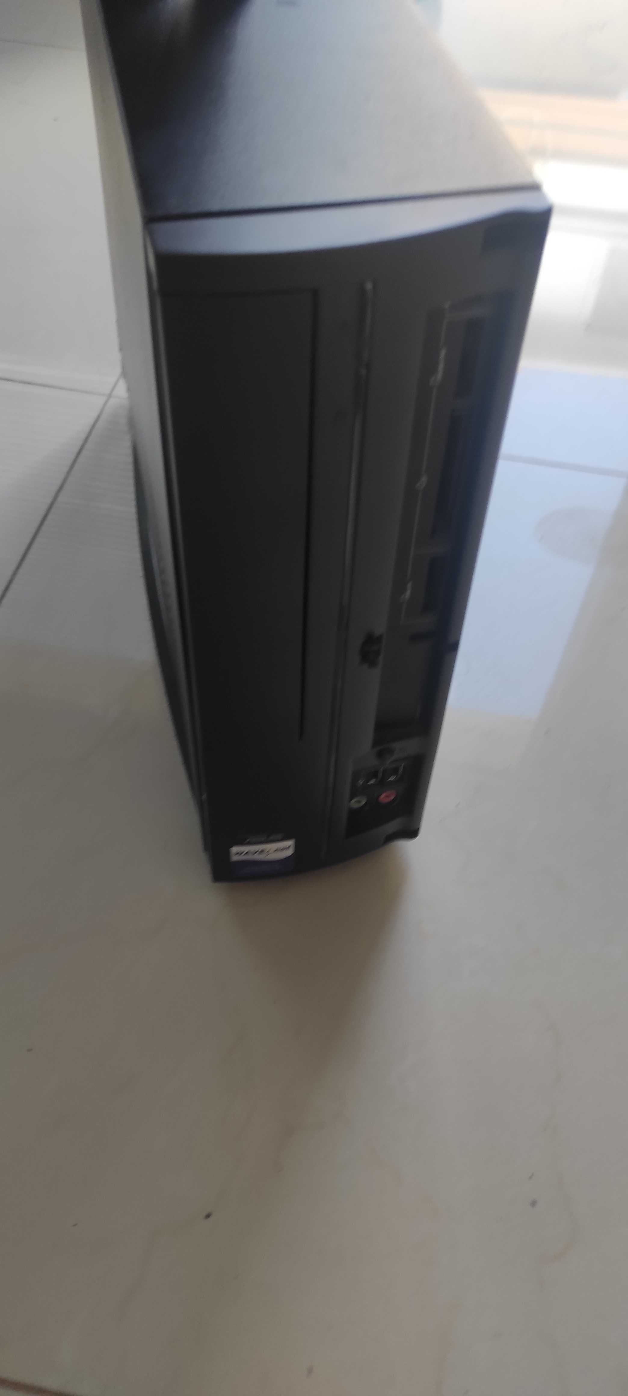 Компютър Asus на сокет 775