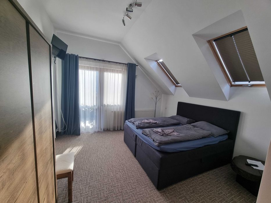 Inchiriez Apartament KING 220 mp (in vila -utilat  ) max 14 persoane