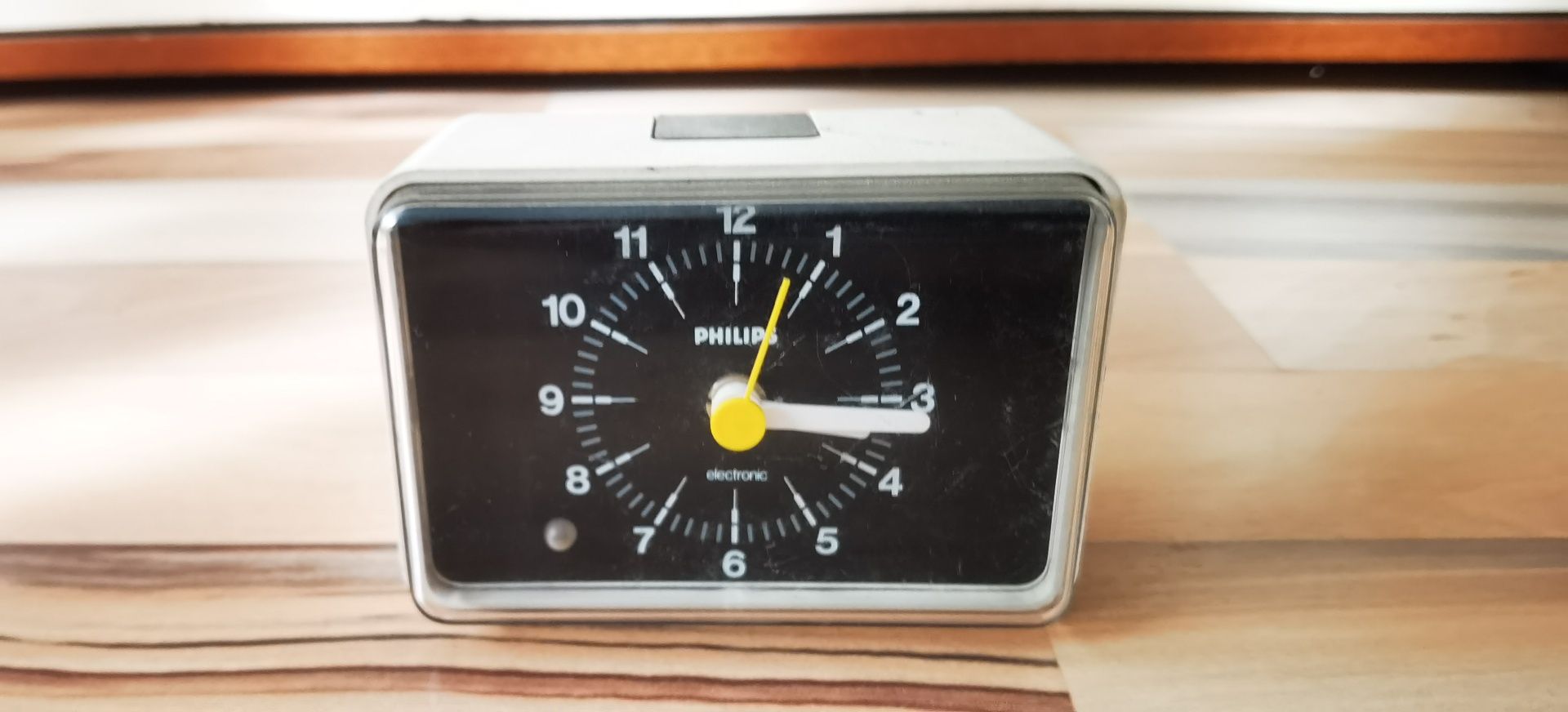 Ceas deșteptător de masă sau birou Philips electronic retro vintage