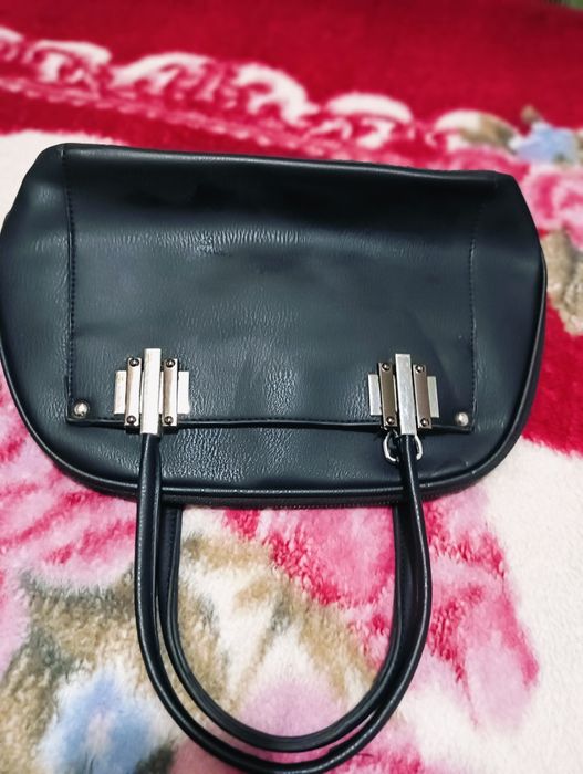 Vând în stare bună