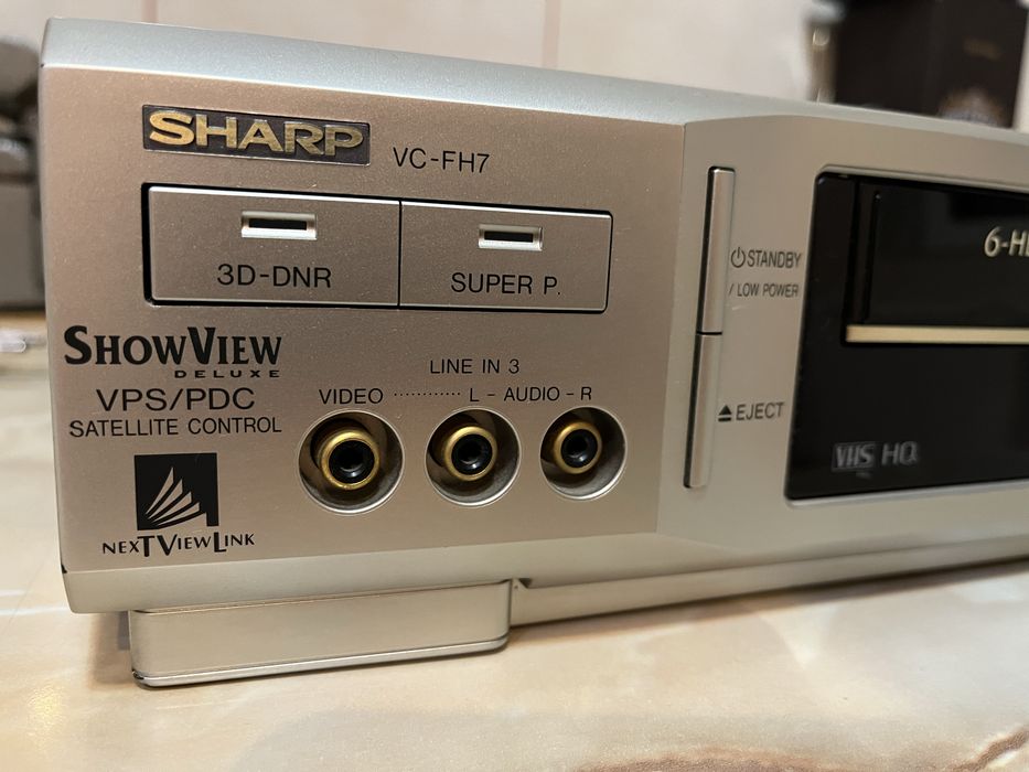 Videorecorder de top Sharp VC-FH7 pentru vizionat filme