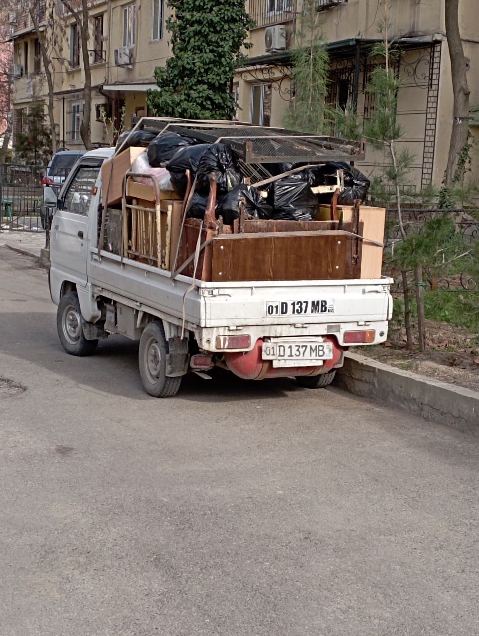Assalomu alaykum Stroy chiqindilarni olib ketish xizmati