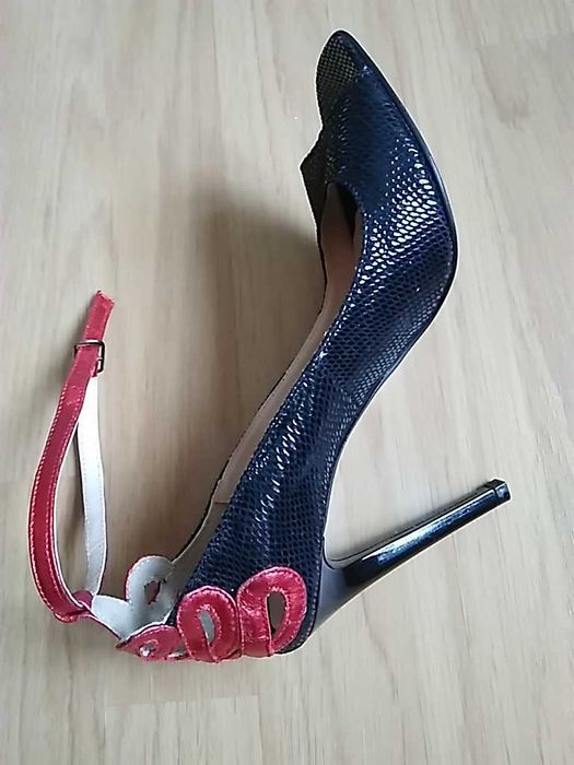 Vand pantofi Noi stiletto din piele - numar 38