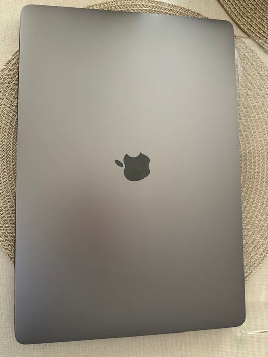 MacBook Pro 16" (2019) – i7 / 16GB RAM / 512GB SSD