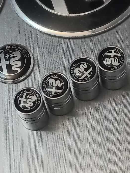 ALFA ROMEO -emblemele si capace pentru jante aliaj
