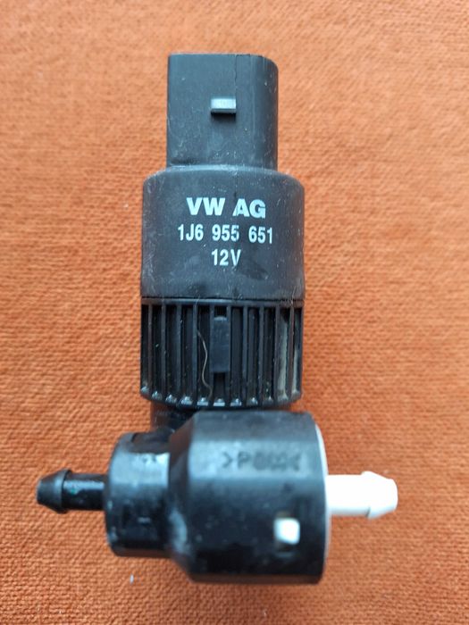 Pompa lichid rezervor parbriz, faruri VOLKSWAGEN, 1J6 955 651, 12V