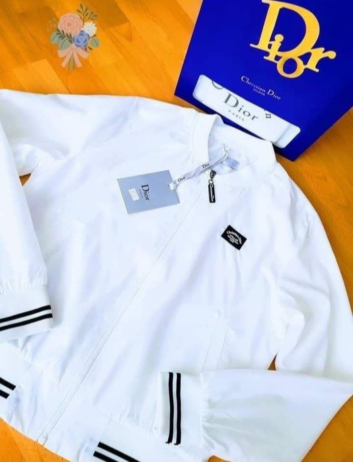 Geaca alba dama,sezonul cald,cod Qr scanabil, saculet, etichetă