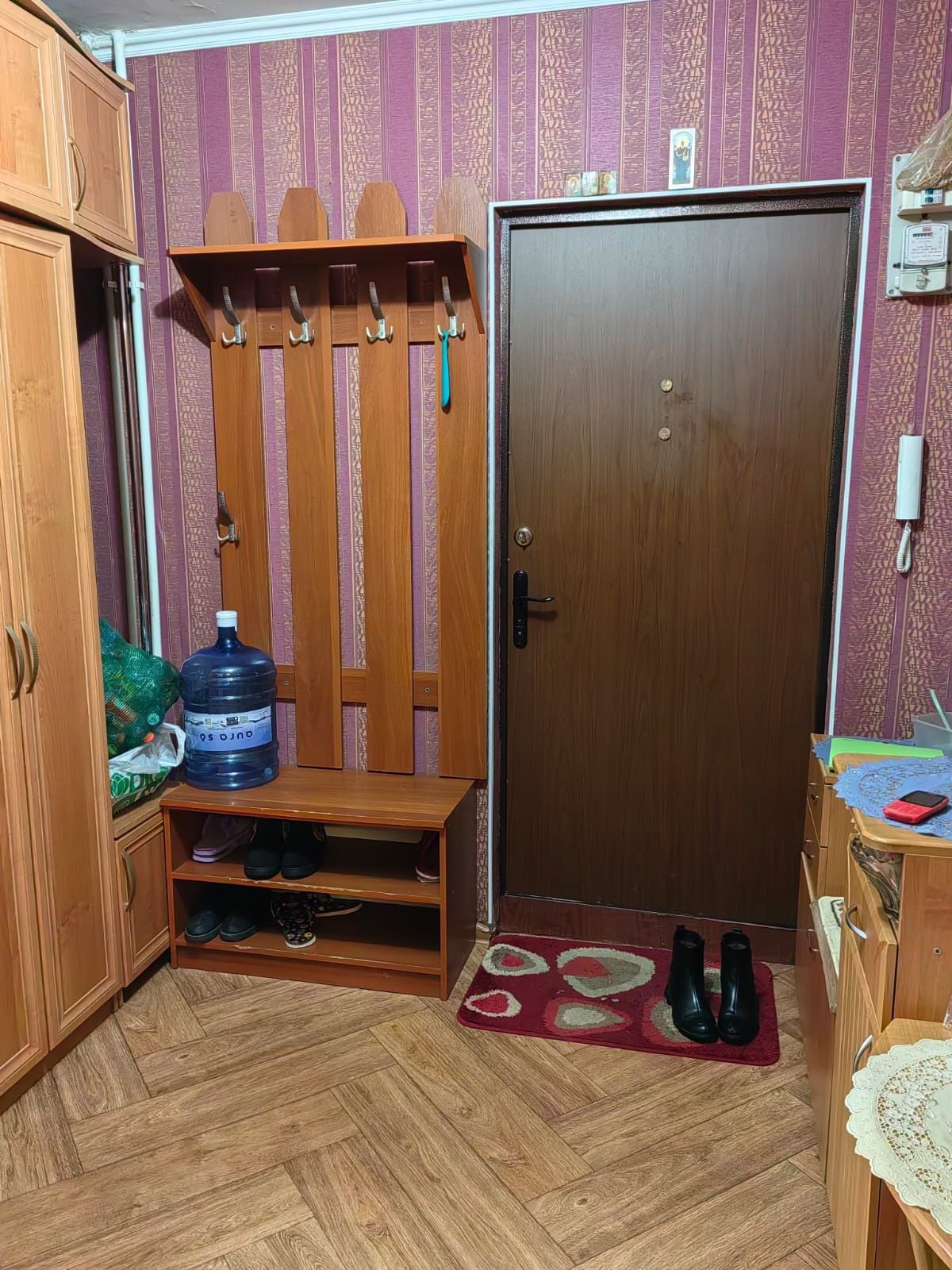 Продам 2к.кв на 1/5 этаже. 8мкр
