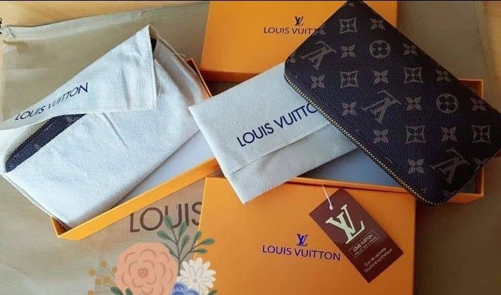 Portofel Louis Vuitton piele naturala 100%,,cutie,card,saculet, etiche