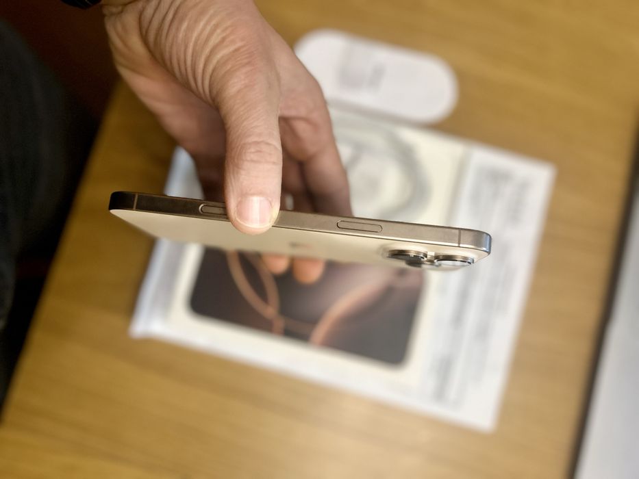 Iphone 16 pro Max 256 100% батерия 30 месца гаранция