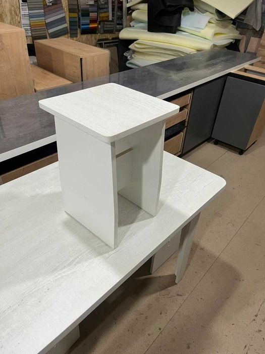 Столы ЛДСП с 4-мя стульями