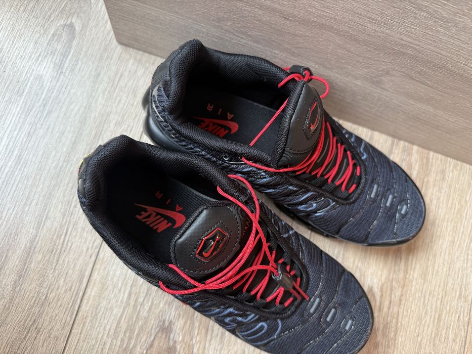 Nike Air Max Plus TN Tuned Air Black Red