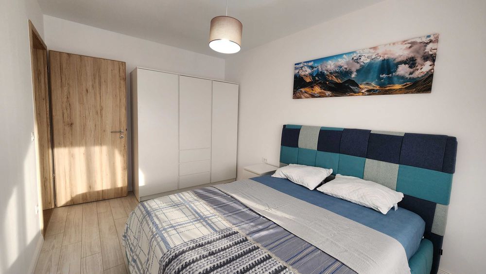 2 camere - Coresi Kasper - vedere spre Quosmo/pietonala/Coresi mall