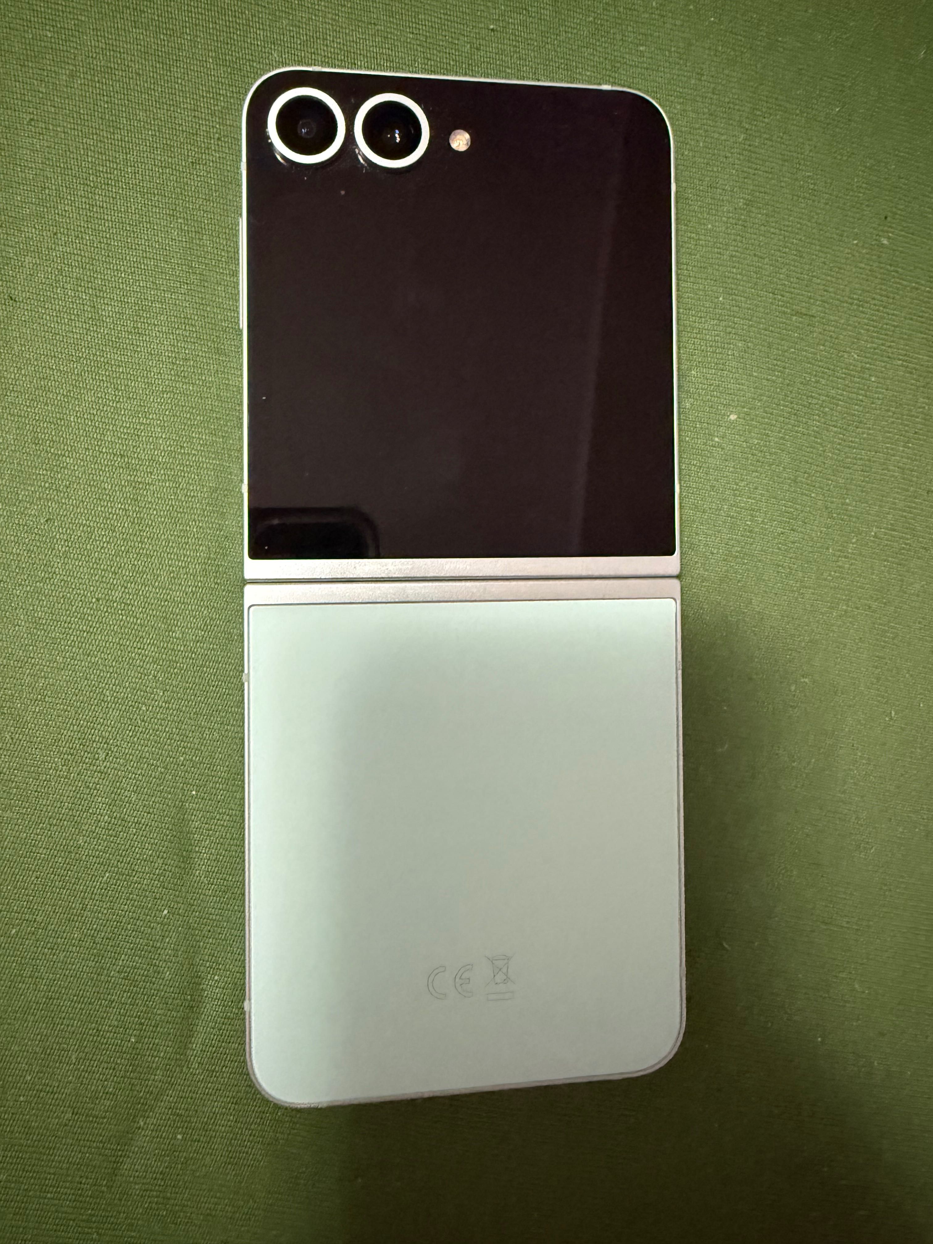 Samsung Galaxy Z Flip 6