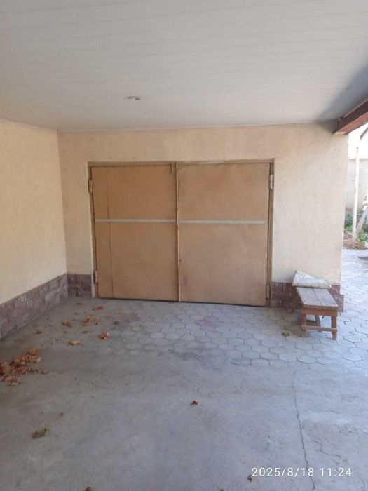 Продаётся двухэтажный коттедж на участке в 6,5 соток в посёлке Улугбек