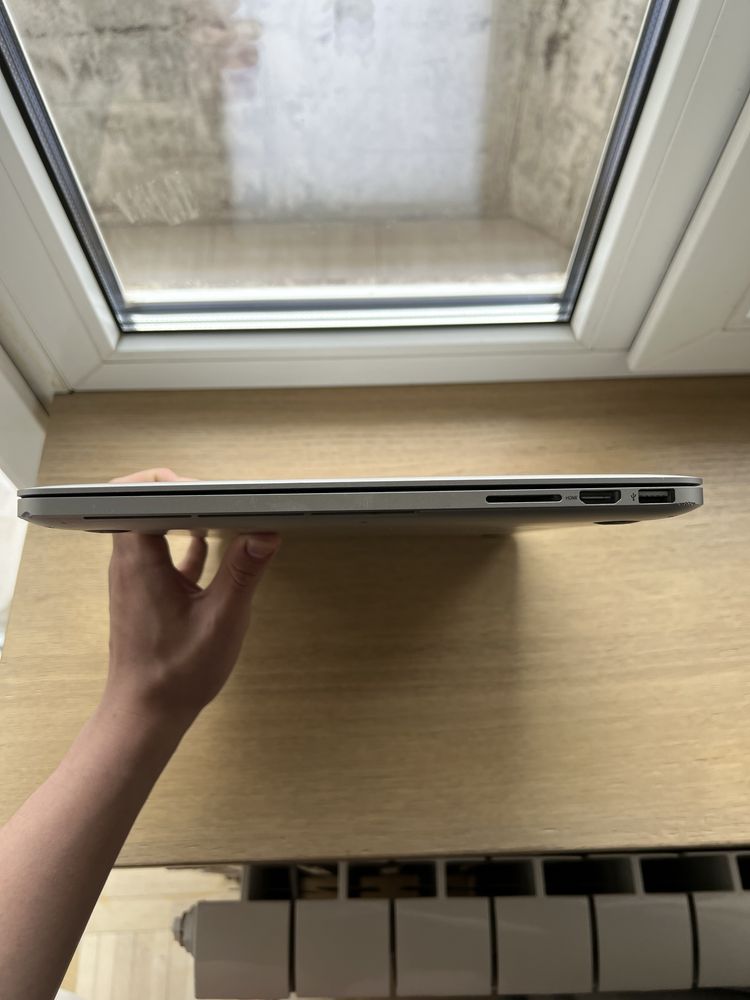 MacBook Pro mid 2015 15 inch i7 16/256