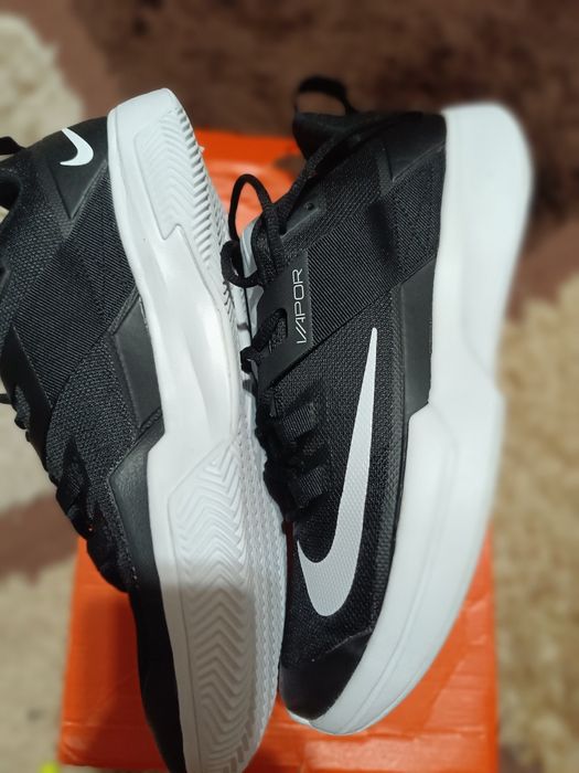 Adidași nike vapor