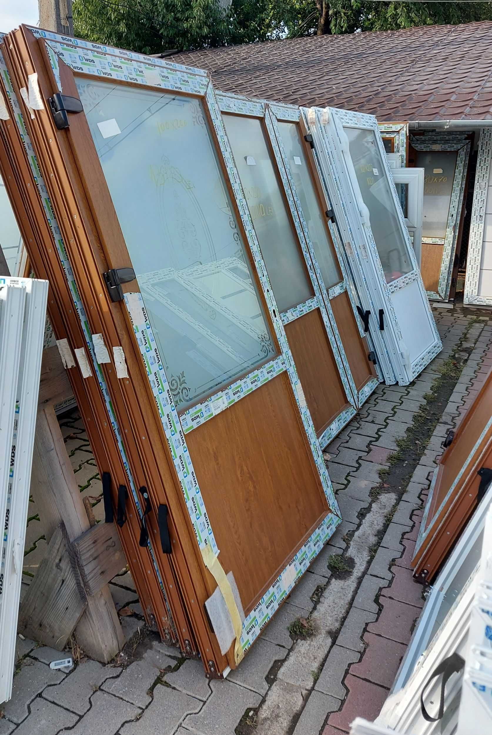 Uși si ferestre de termopan noi cu plasă de insecte