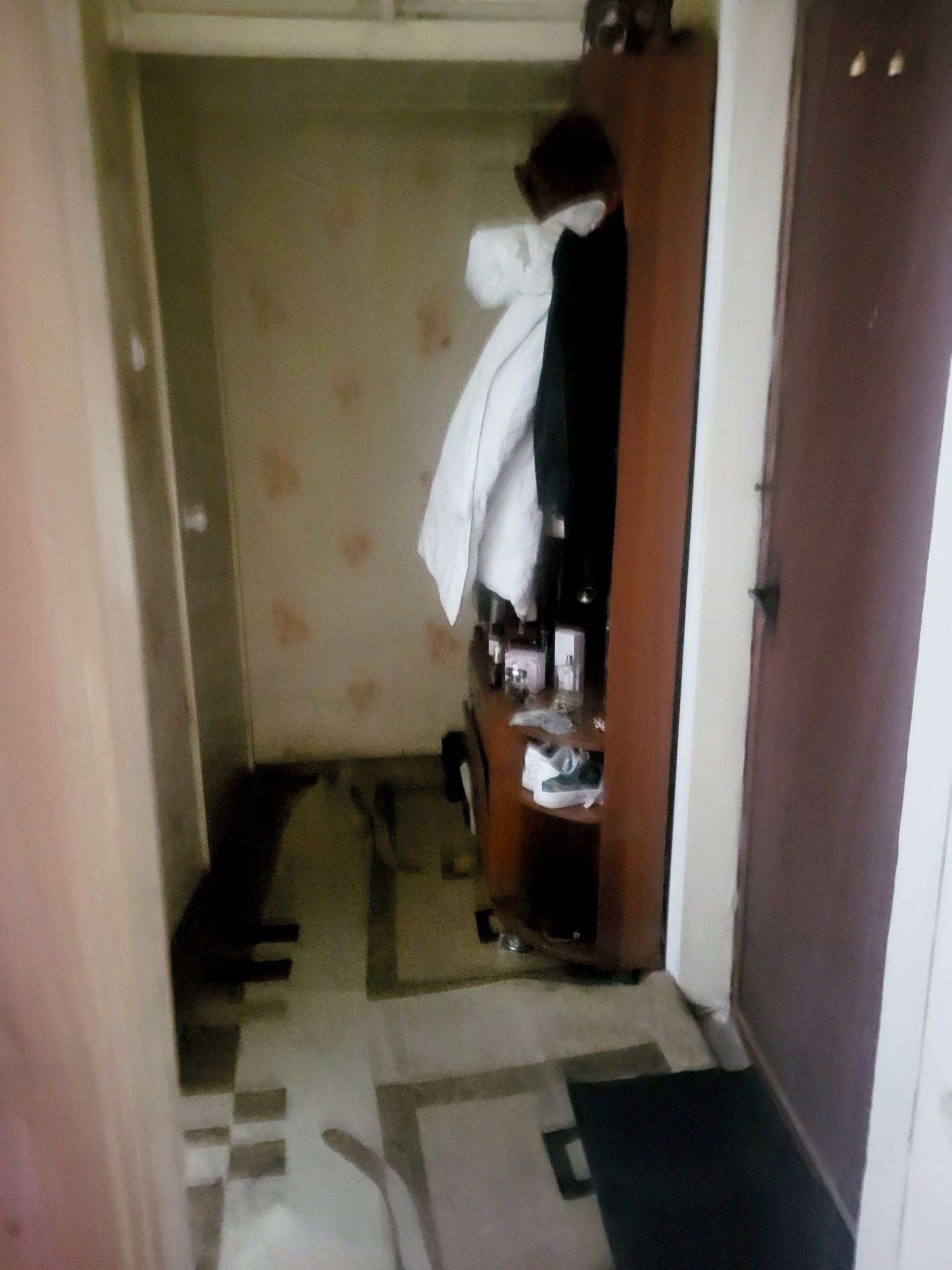 Продаётся своя 1 комнатная квартира  переделанная в двух