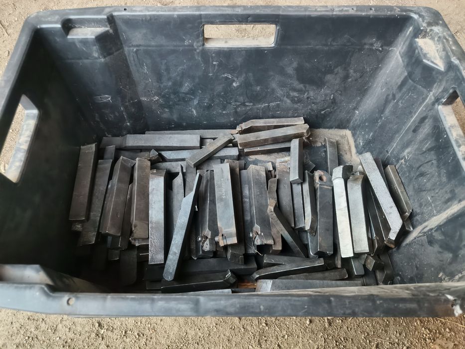 Продам резца для токарного станка