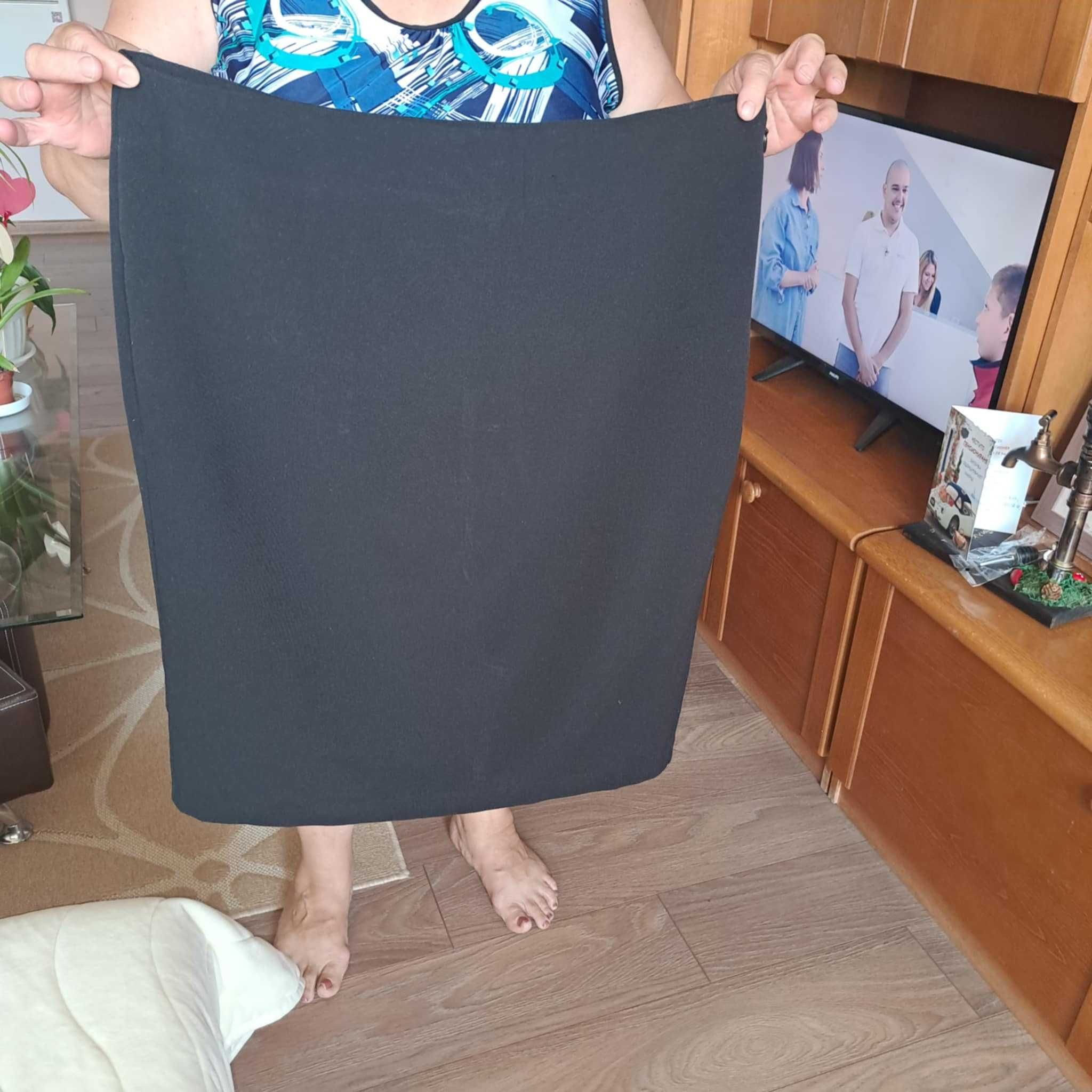 Права черна пола