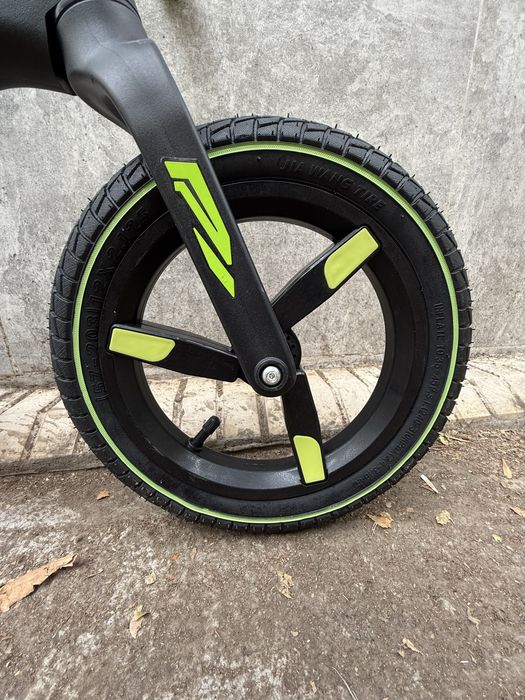 Беговел 12 размер колеса.