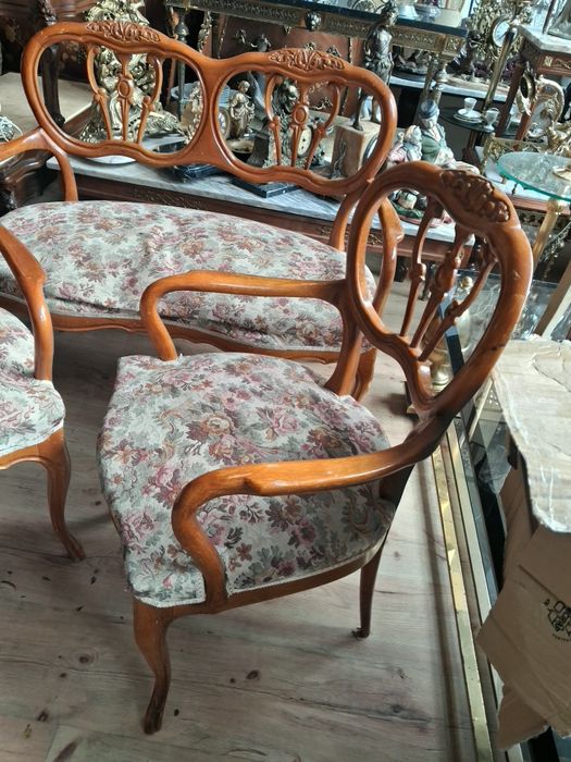 Диванче с кресла