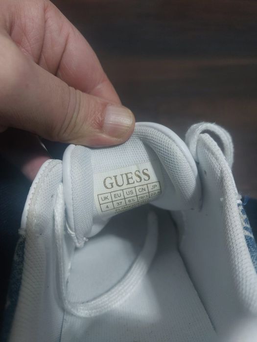 Adidasi dama Guess originali