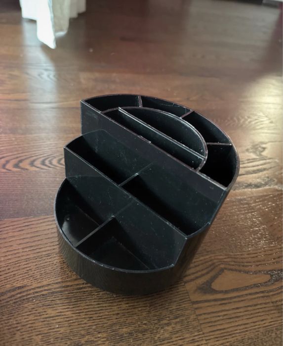 Organizator rotativ multifuncțional – birou / machiaj / accesorii