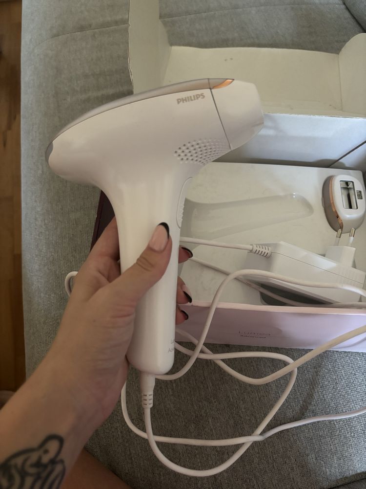 Фотоепилатор Philips Lumea