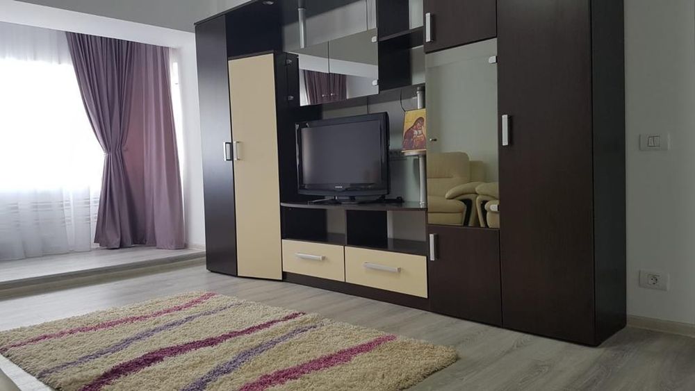 Închiriez apartament cu 2 camere