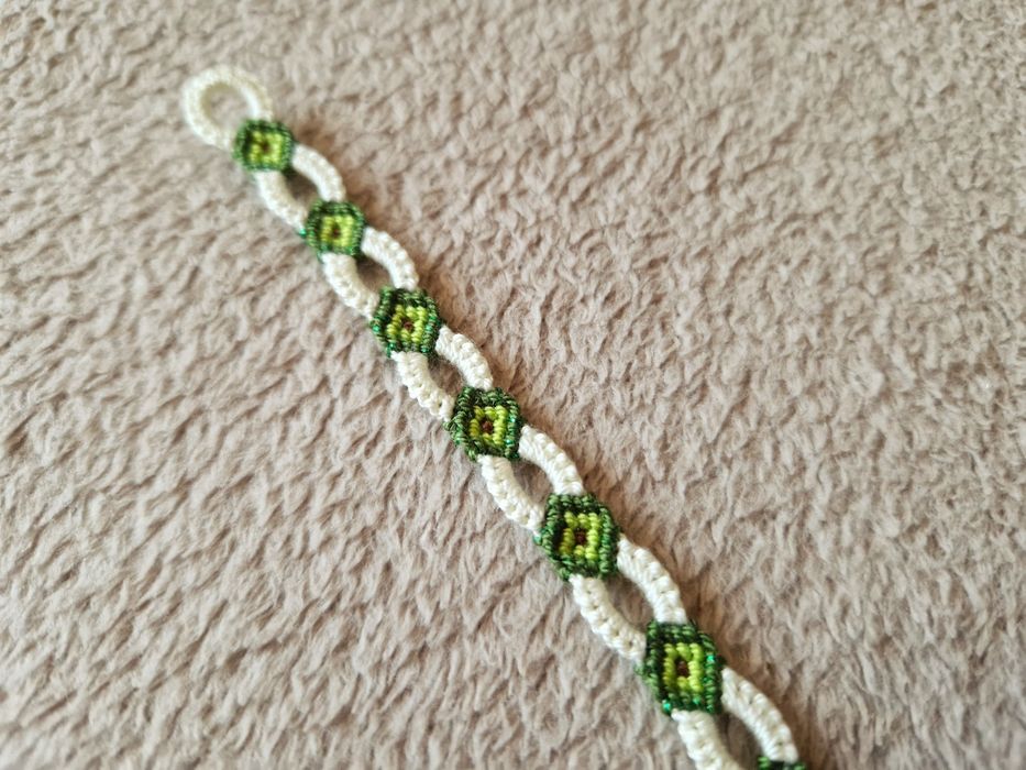 Ръчно изплетена гривна авокадо