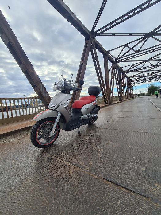 Aprilia Scarabeo 500 , nu Piaggio Beverly !