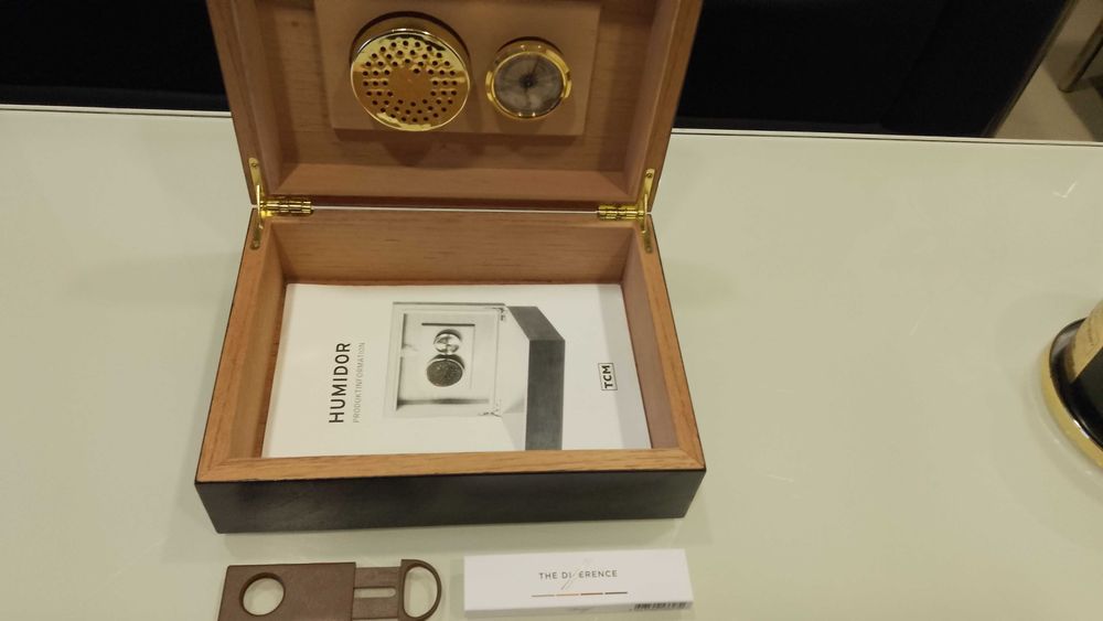 Humidor Trabucuri Premium + CADOU